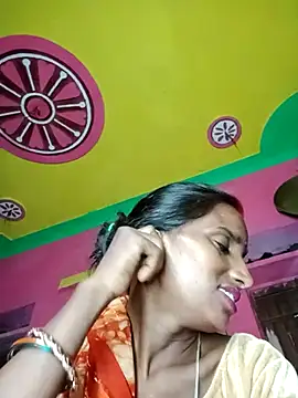 Snapshot of Munni_ji chatting on 09/28/25, 10:48 Munni ji online show from 09/28/25, 10:48