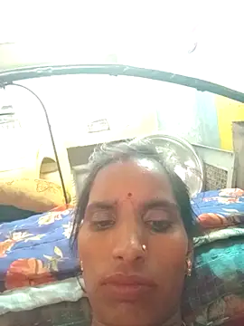 Snapshot of Munni_ji chatting on 10/06/25, 05:49 Munni ji online show from 10/06/25, 05:49