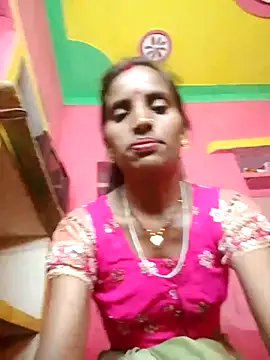 Snapshot of Munni_ji chatting on 10/08/25, 07:00 Munni ji online show from 10/08/25, 07:00