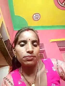 Snapshot of Munni_ji chatting on 10/11/25, 03:43 Munni ji online show from 10/11/25, 03:43