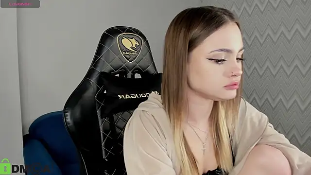 KarinaBroks online show from 11/13/25, 11:42