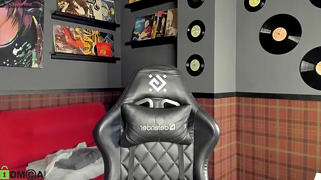 KarinaBroks online show from 12/05/25, 09:29