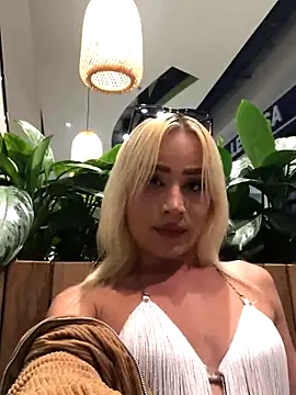 alexawinterrr online show from 12/01/25, 10:48