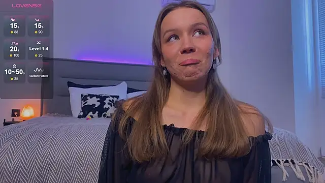 Sienna Mi  online show from 10/15/25, 09:31