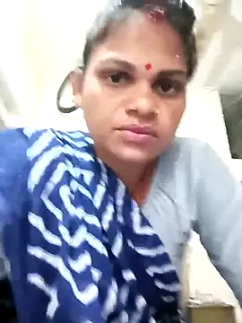 Snapshot of SHMA-77 chatting on 10/11/25, 04:27 SHMA-77 online show from 10/11/25, 04:27