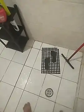 Wess1987 online show from 11/07/25, 05:18