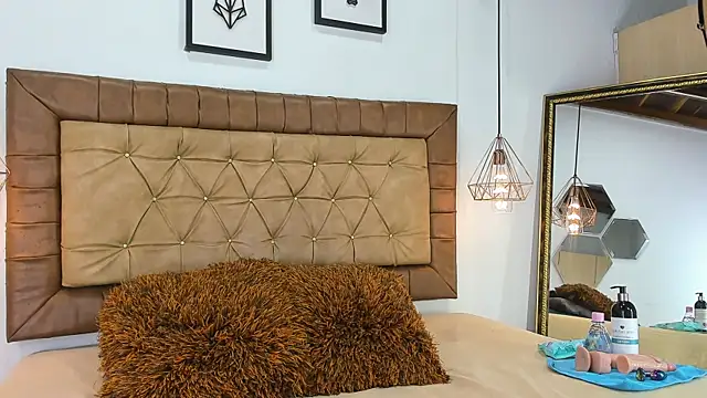 Snapshot of hannarose1208 chatting on 10/08/25, 01:20 hannarose1208 online show from 10/08/25, 01:20