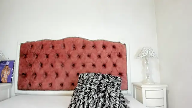 Snapshot of hannarose1208 chatting on 12/05/25, 01:09 hannarose1208 online show from 12/05/25, 01:09