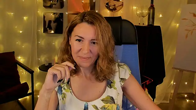 DonnaSmitth online show from 10/13/25, 03:45