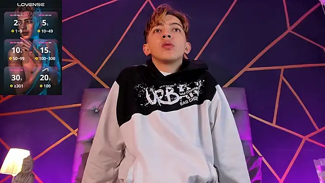 Lian Miller1  online show from 04/23/26, 12:29