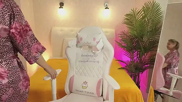 MilfCruze online show from 10/03/25, 09:06