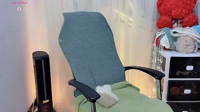 NEWONETO online show from 11/21/25, 09:19