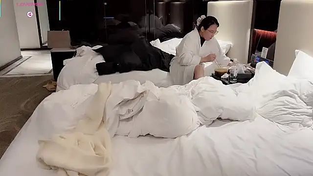 NEWONETO online show from 12/23/25, 10:46