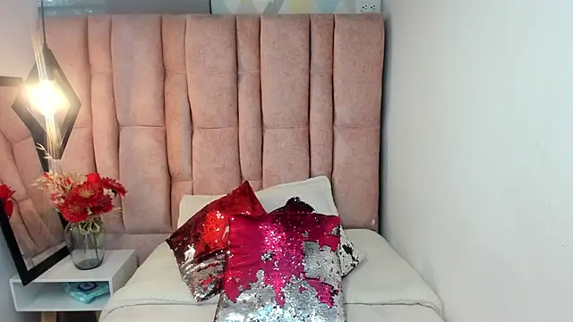 Issa Milf   online show from 07/24/26, 01:20