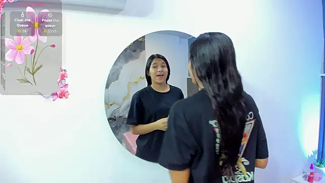 liz  cute online show from 11/21/25, 11:42