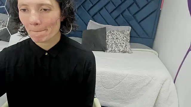 Valery More   online show from 11/25/25, 12:27