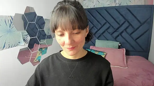 Valery More   online show from 02/22/26, 12:15