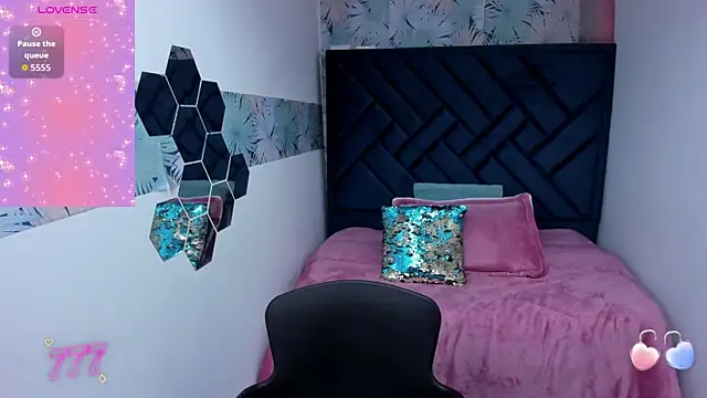 Valery More   online show from 04/21/26, 01:06