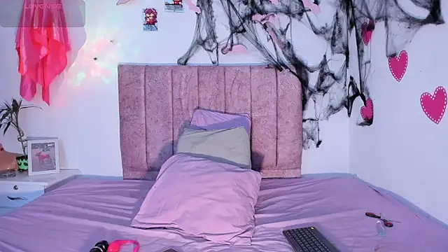 Mila 1wood online show from 10/25/25, 12:45