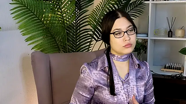 KaylaOzog online show from 09/30/25, 09:25