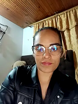 Snapshot of QueenBDSM chatting on 10/16/25, 02:23 QueenBDSM online show from 10/16/25, 02:23