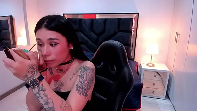 SusanVilla online show from 11/11/25, 07:47