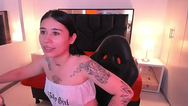 SusanVilla online show from 11/14/25, 07:34