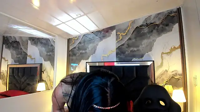 SusanVilla online show from 04/15/26, 07:58