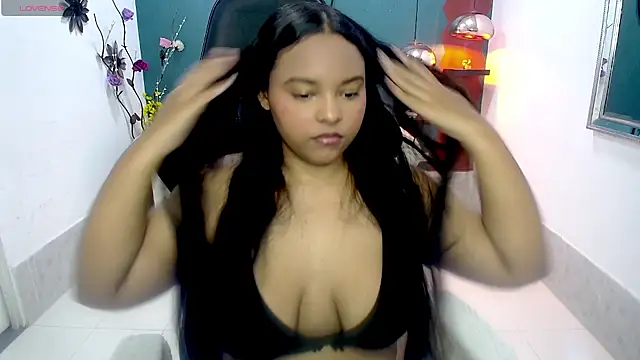 Snapshot of carollkiss chatting on 10/10/25, 11:53 carollkiss online show from 10/10/25, 11:53