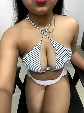 soniyaverma00 online show from 12/15/25, 08:07