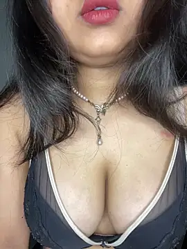 soniyaverma00 online show from 03/28/26, 08:25