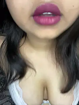 soniyaverma00 online show from 04/18/26, 07:29