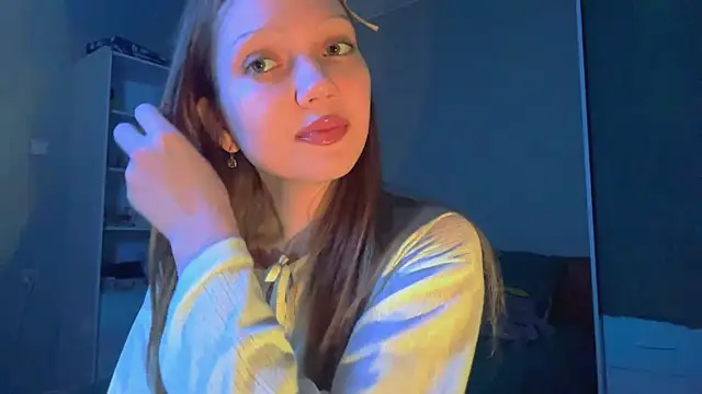 EmiIyKitty online show from 10/04/25, 08:07