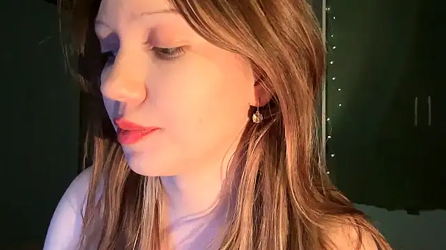 EmiIyKitty online show from 10/27/25, 08:13