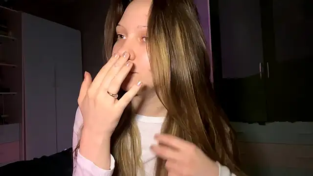 Snapshot of EmiIyKitty chatting on 03/01/26, 07:16 EmiIyKitty online show from 03/01/26, 07:16