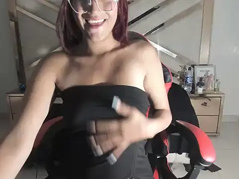 NathaliaRoosRs online show from 09/28/25, 07:52