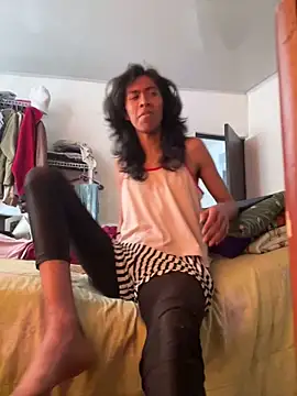 Snapshot of MadamLeRouge chatting on 06/22/26, 02:58 MadamLeRouge online show from 06/22/26, 02:58