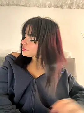 Snapshot of Veeronica_ chatting on 10/03/25, 08:39 Veeronica online show from 10/03/25, 08:39