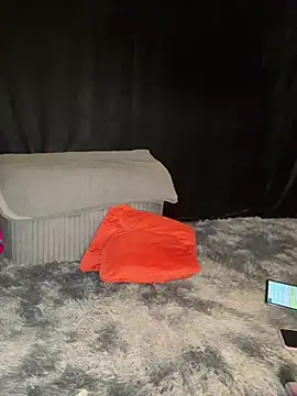 SaraNoir80 online show from 04/17/26, 12:57