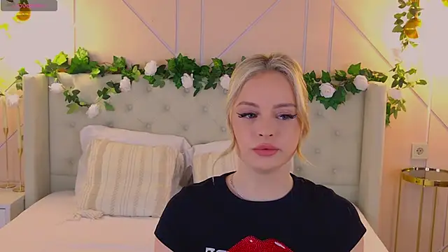 EllyLinn online show from 04/16/26, 04:08