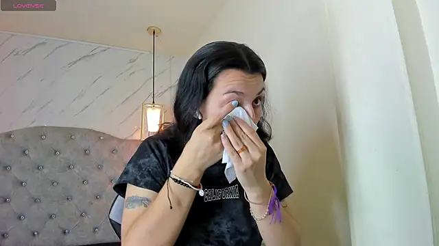 Snapshot of Iris__77 chatting on 10/06/25, 06:38 Iris 77 online show from 10/06/25, 06:38