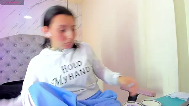 Snapshot of Iris__77 chatting on 10/08/25, 07:00 Iris 77 online show from 10/08/25, 07:00