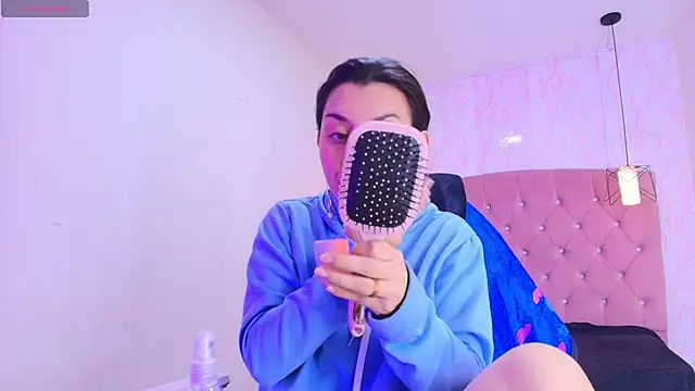 Snapshot of Iris__77 chatting on 10/11/25, 06:50 Iris 77 online show from 10/11/25, 06:50