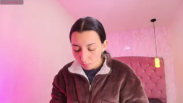 Snapshot of Iris__77 chatting on 10/20/25, 06:41 Iris 77 online show from 10/20/25, 06:41