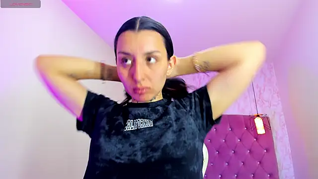 Snapshot of Iris__77 chatting on 10/29/25, 07:15 Iris 77 online show from 10/29/25, 07:15