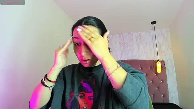 Snapshot of Iris__77 chatting on 11/04/25, 01:21 Iris 77 online show from 11/04/25, 01:21