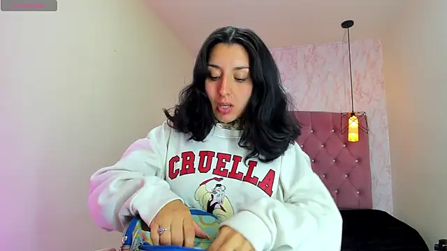 Snapshot of Iris__77 chatting on 11/05/25, 03:01 Iris 77 online show from 11/05/25, 03:01