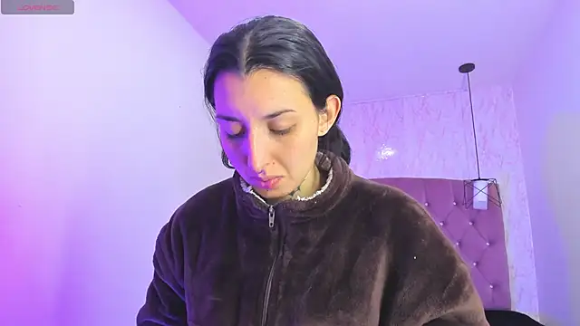 Snapshot of Iris__77 chatting on 11/11/25, 04:07 Iris 77 online show from 11/11/25, 04:07