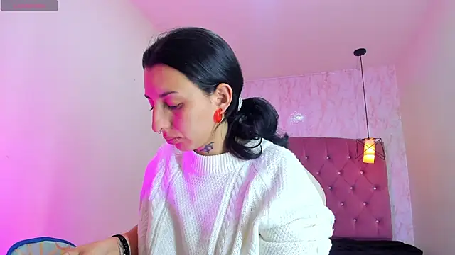 Snapshot of Iris__77 chatting on 11/13/25, 06:07 Iris 77 online show from 11/13/25, 06:07