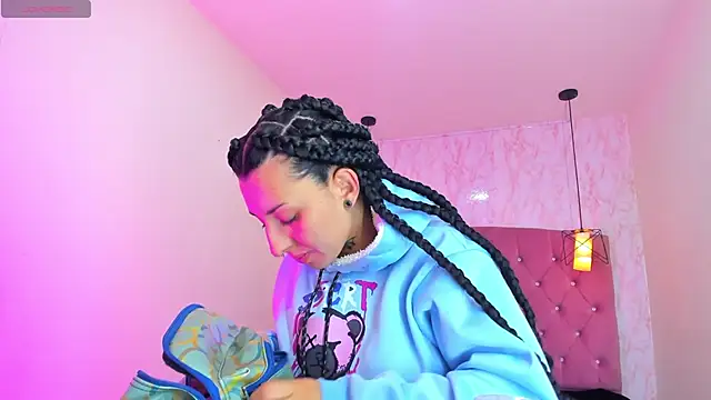 Snapshot of Iris__77 chatting on 11/27/25, 11:23 Iris 77 online show from 11/27/25, 11:23